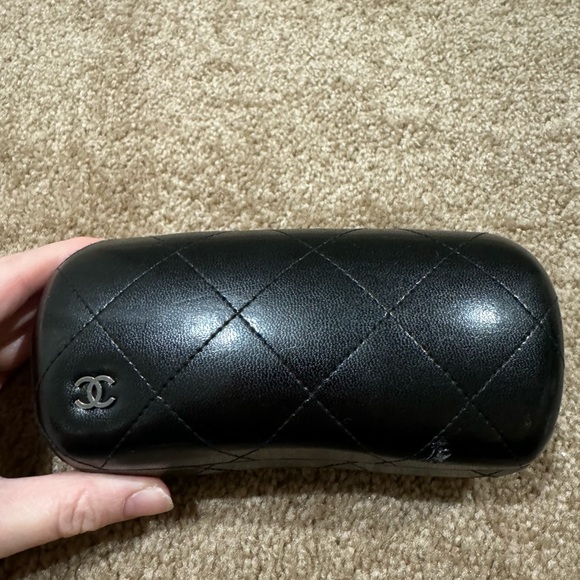 Chanel 5174 c.1204/3B Oversized Tortoise Shell
Brown Sunglasses + Case - Picture 10 of 12